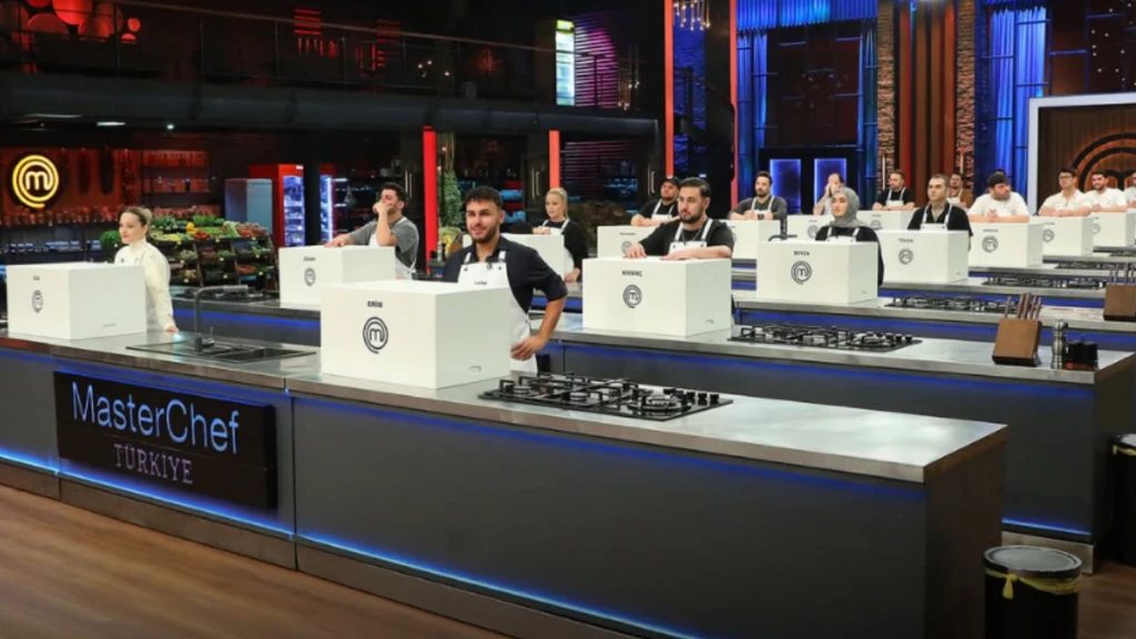 MasterChef All Star'da yapıldı soğan sevenler bu tarife bayılacak! Misafirlere şov yapacağınız enfes kebap tarifi 14 Asli 2025 12 15T143616.603