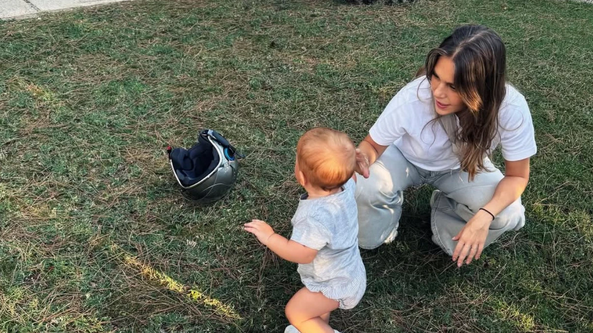 Aslı Enver’den kızı Ela ile yeni paylaşım! Sosyal medyada yorumlar art arda geldi