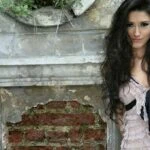 Aslı Güngör yıllara meydan okuyor! Son Öpücük şarkısıyla hafızalara kazınmıştı