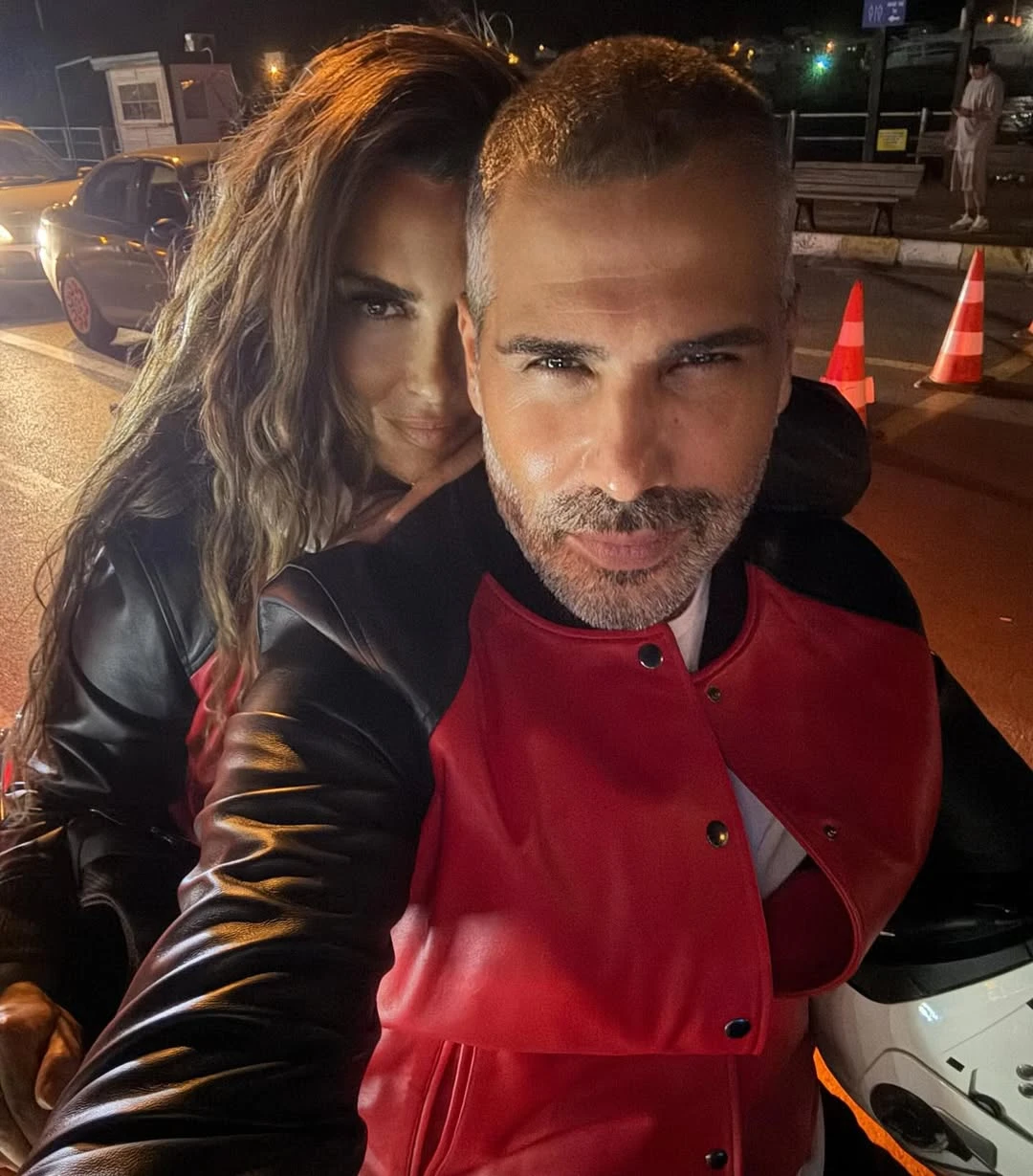 Şarkıcı Aslı Hünel canlı yayında gözyaşlarına hakim olamadı! Hiç anlatmadığı anılarını anlattı 6 Asli Hunel 2 4