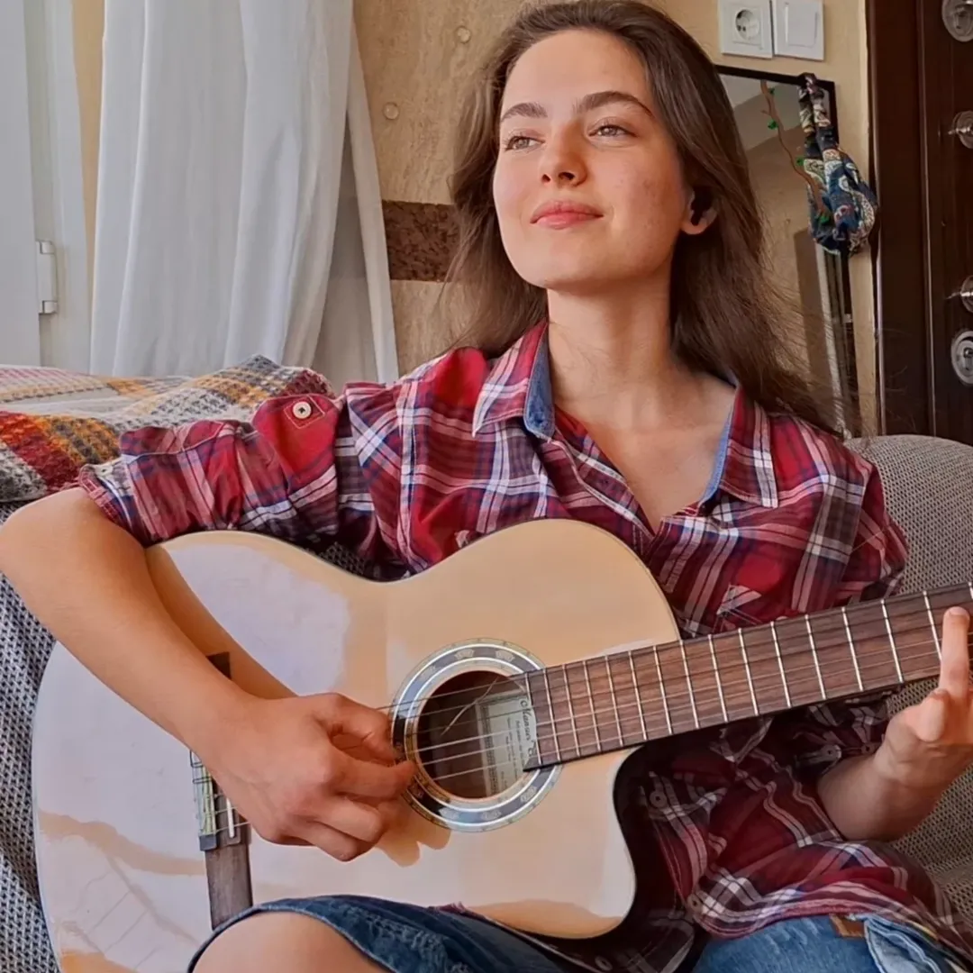 Taşacak Bu Deniz’in Eleni’si Ava Yaman performansıyla beğeni topladı! ‘Bir yıldız doğdu’ 8 Ava Yaman 4