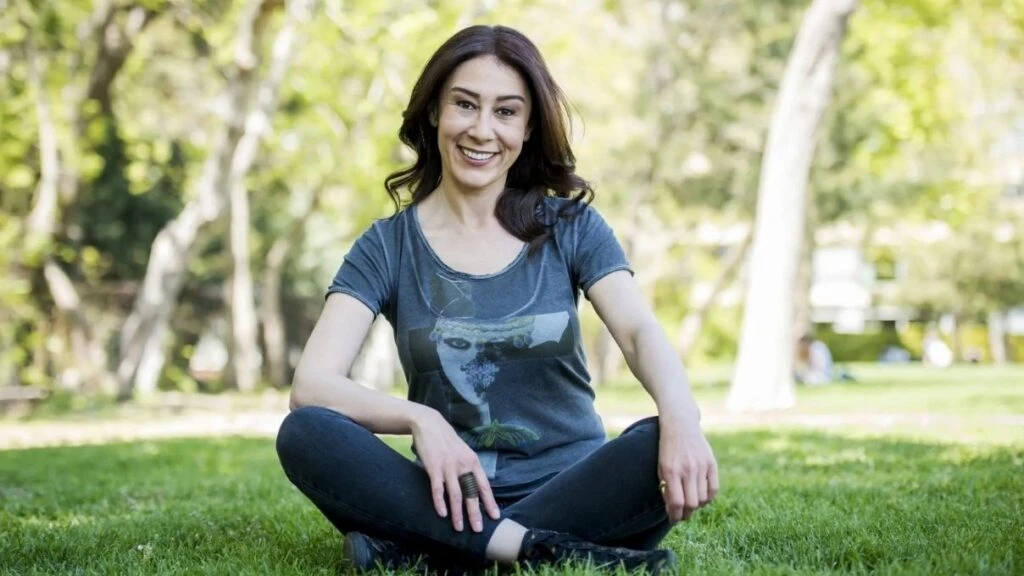 Veliaht dizisinin Ayşe’si Ayşegül Ünsal kimdir? Ayşegül Ünsal kaç yaşında hangi dizilerde oynadı?