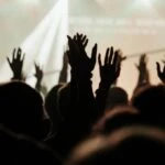 BTS ilk konserini ne zaman verecek BTS ekibi ayrilacak mi