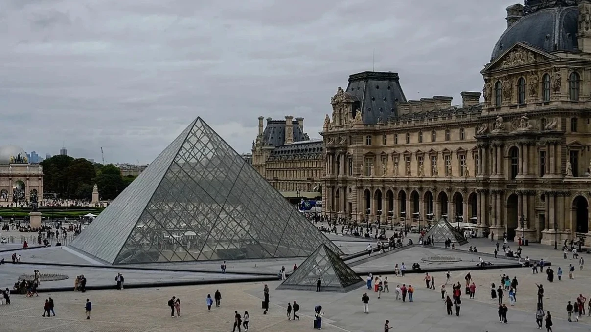 Louvre Müzesi’nin en önemli eserleri neler? Louvre Müzesi’nde neler çalındı? 