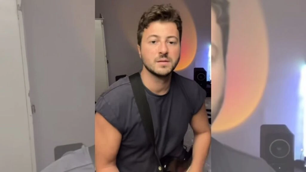 Sesi Tarkan’a benzeyen Batuhan Sancak kimdir? Eser Yenenler’in programına katıldı