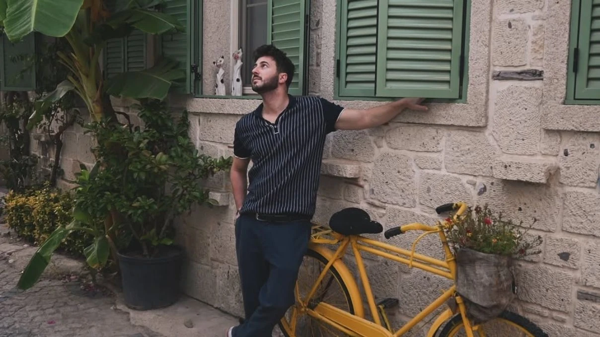 Sesi Tarkan’a benzeyen Batuhan Sancak kimdir? Eser Yenenler’in programına katıldı