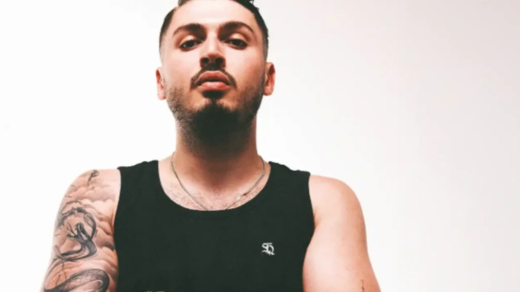 Blok3 kahvede kagit oynarken goruntulendi Milyonluk konserler iptal edildi keyifler yerinde