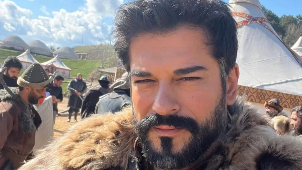 Burak Özçivit’ten Türk dizileri hakkında önemli açıklama! “Hikaye ve geçmiş olarak çok zenginiz”