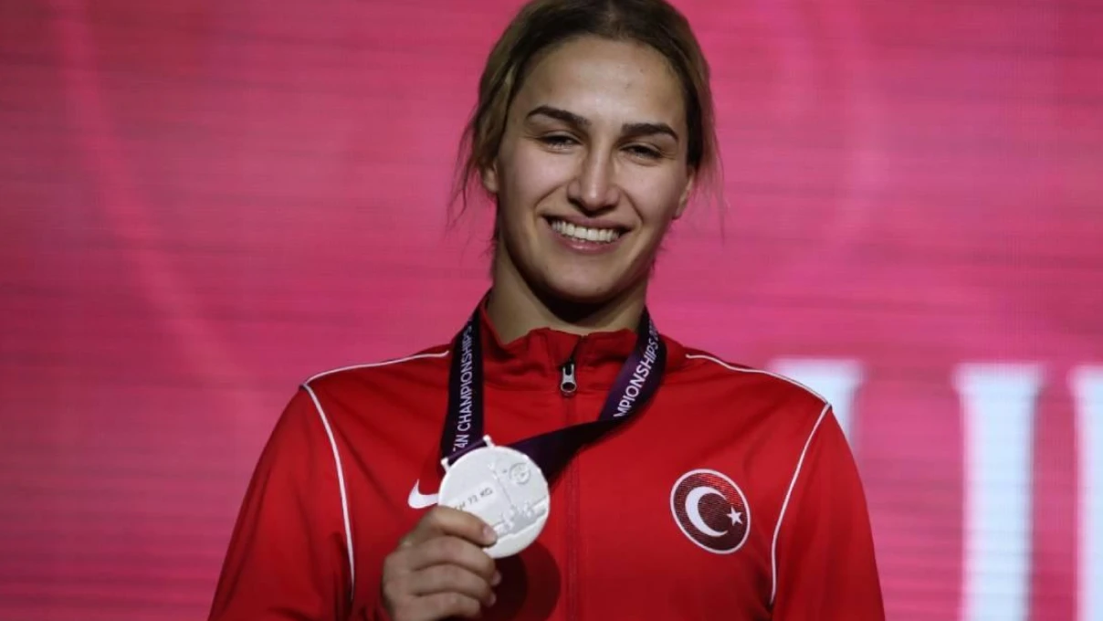 Buse Tosun Cavusoglu 2