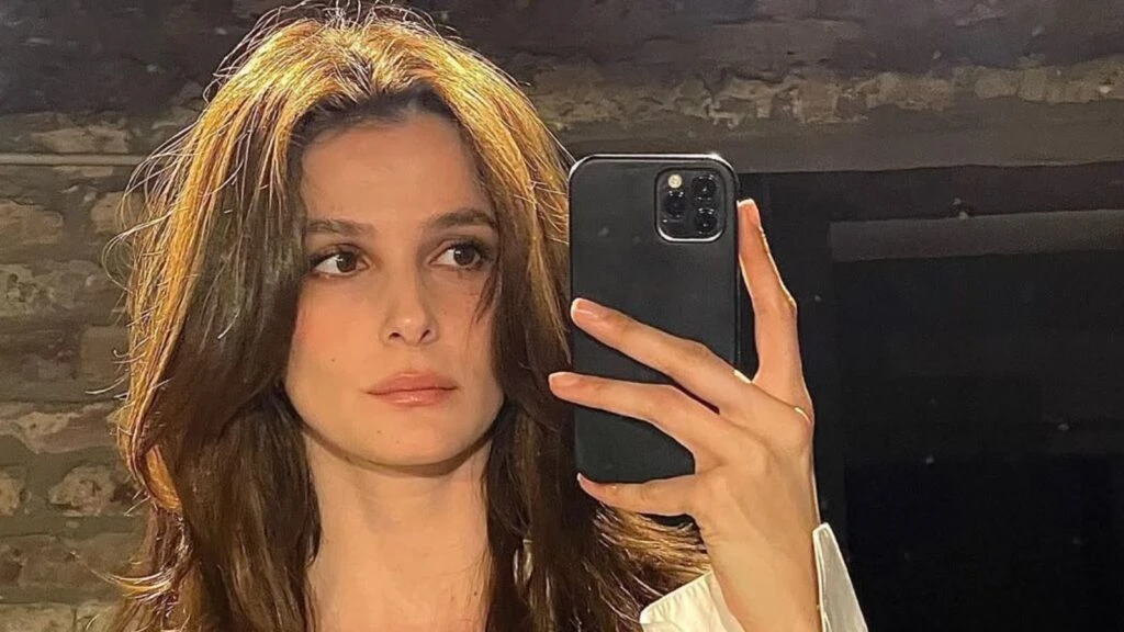 Büşra Develi’nin gizemli sevgilisinin kim olduğu ortaya çıktı! Sosyal medya hesabından paylaştı