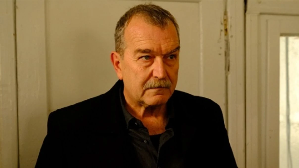 CEM KURTOGLUNUN OYNADIGI DIZI VE FILMLER