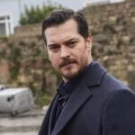 Cagatay Ulusoydan yeni kare geldi Unlu oyuncuyu Kadir Inanirin gencligine benzettiler