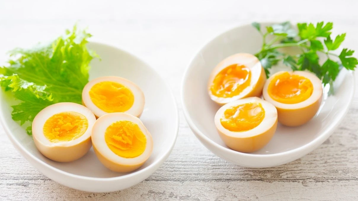 Kaynar suda yumurta pişirmenin yöntemi! Canan Karatay'da öneriyor