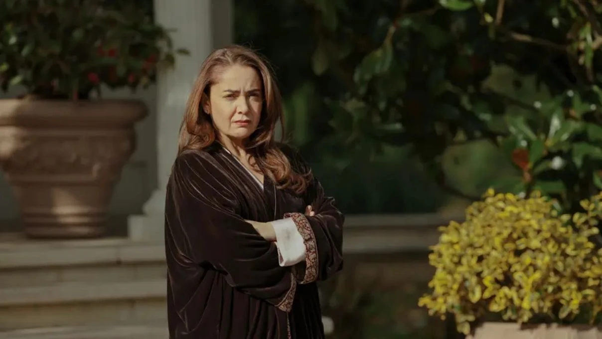 Çarpıntı 11. bölümde Reyhan gerçekte kızının olmadığını öğrenecek mi? Reyhan’ın Halit’le iş birliği ortaya çıkacak mı?