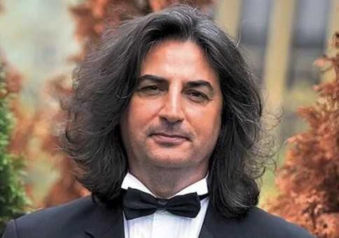 Çelik kimdir kaç yaşında? Çelik aslen nereli? 4 Celik 1 1