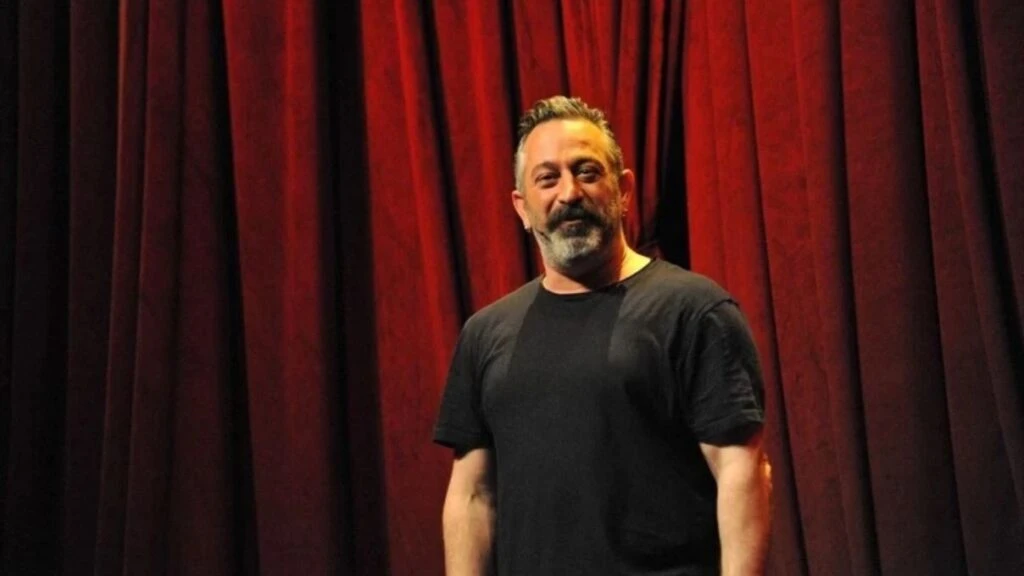 Cem Yılmaz dans şovuyla sosyal medyayı salladı! Ünlü komedyeni görenler şaşkına döndü