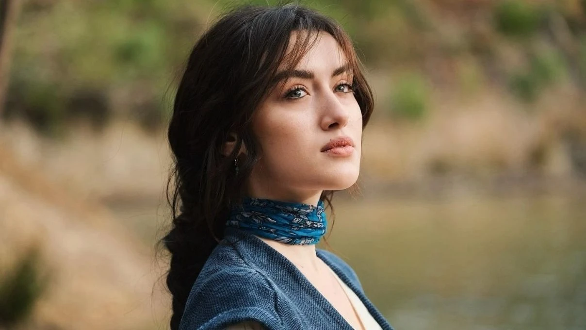 Cemre Arda’dan yeni proje atağı! Aşık Veysel filmiyle geri dönüyor 5 Cemre Arda’dan yeni proje atağı! Aşık Veysel filmiyle geri dönüyor