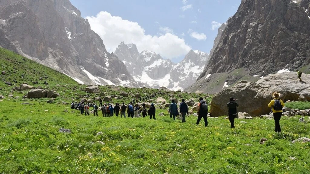 Burası İsviçre dağları değil! Hakkari Cilo Dağına ne zaman gidilmeli?