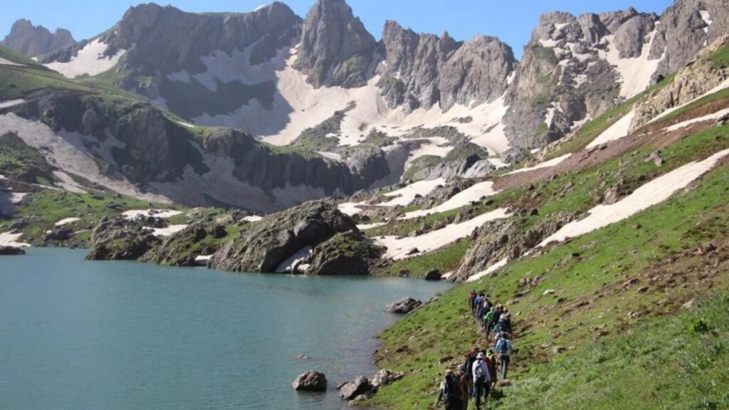 Burası İsviçre dağları değil! Hakkari Cilo Dağına ne zaman gidilmeli?