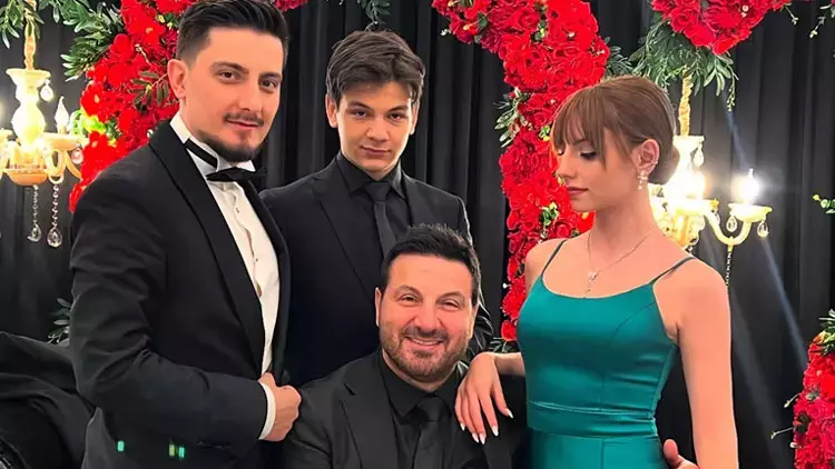 Davut Güloğlu oğlunu evlendirdi! "Çekirdek ailem" notuyla paylaştı 5 Davut Guloglu