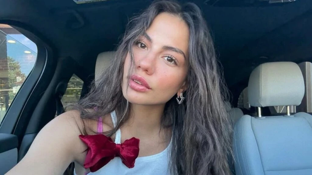 Eşref Rüya dizisinin Nisan’ı Demet Özdemir eski rol arkadaşı Birand Tunca ile bir araya geldi!