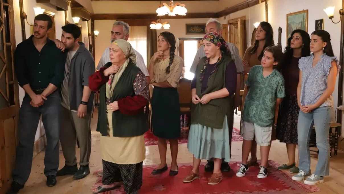 Cennetin Çocukları dizi ekibine Eşref Rüya'dan Demet Özdemir sürprizi!