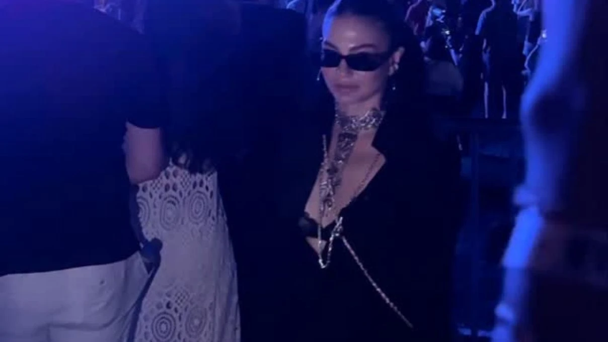 Demet Ozdemir justin timberlaka konserindeki egkenceli anlari