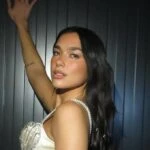 Dua Lipanin Kosova konser sirasinda Turk hayrani nereli cikti Iste Dua Lipanin fotograf cektirdigi Turk