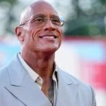 Dwayne Johnson Venedik’te duygusal anlar yaşadı! Dünyaca ünlü oyuncunun filmi 15 dakika boyunca alkışlandı