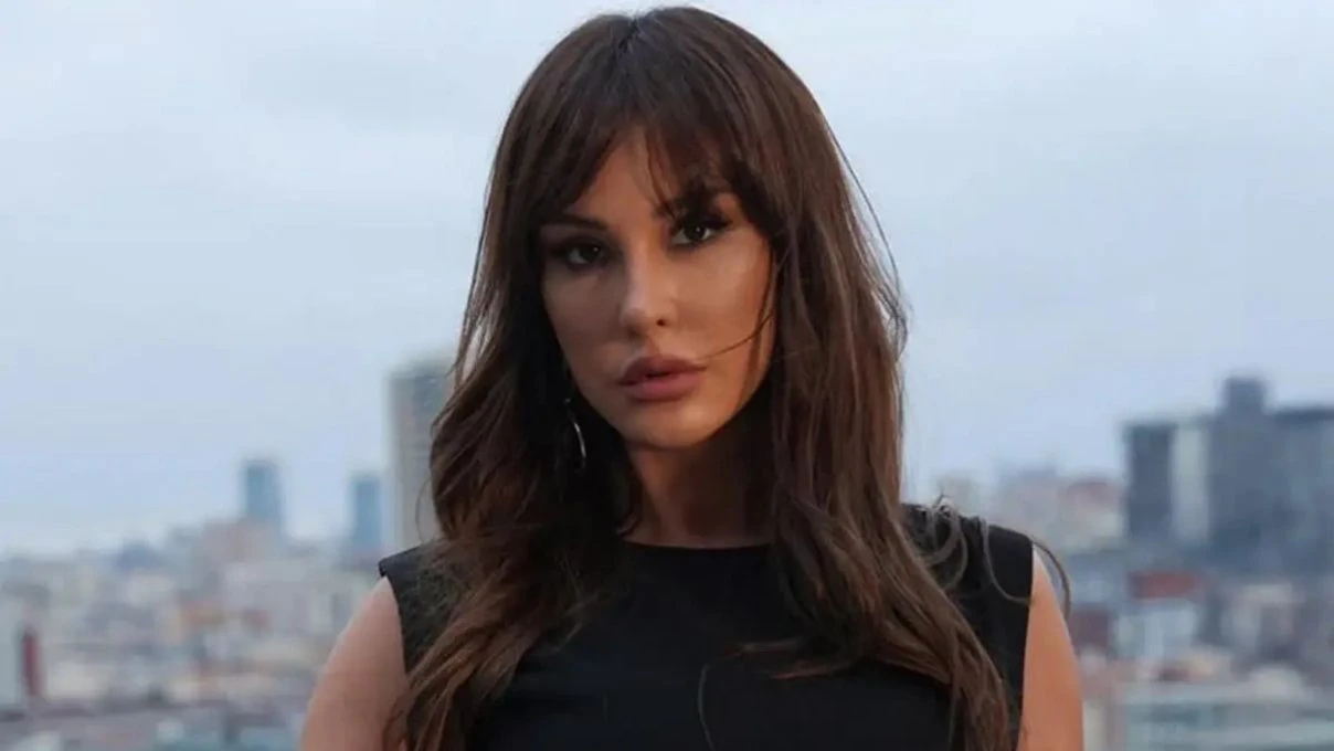 Eşref Rüya dizisinde Necla karakterini oynuyor! Ebru Destan’ın yıllar içindeki değişimi şaşkına çevirdi