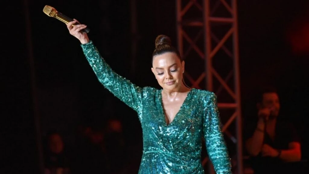 Ebru Gündeş kimdir? Ebru Gündeş kiminle evli?