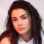 Ece Ronay eski esi Mehmet Bilire gonderme yapti Ezgi Gizemden cevap gecikmedi