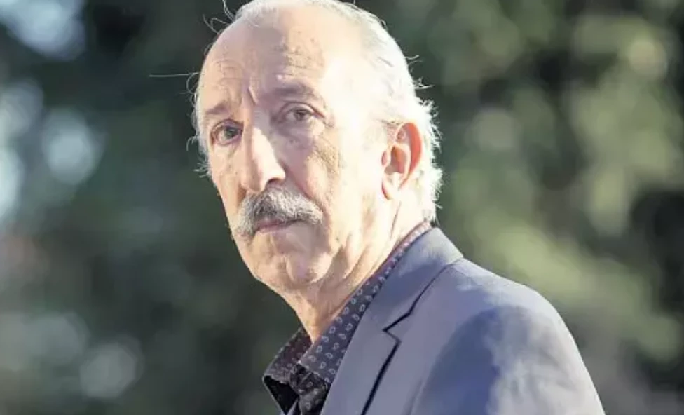 Şemsi İnkaya’dan Benim Adım Aylamaz setine veda! Usta oyuncuya ekipten alkış yağmuru 4 Ekran Resmi 2025 10 13 19.34.43