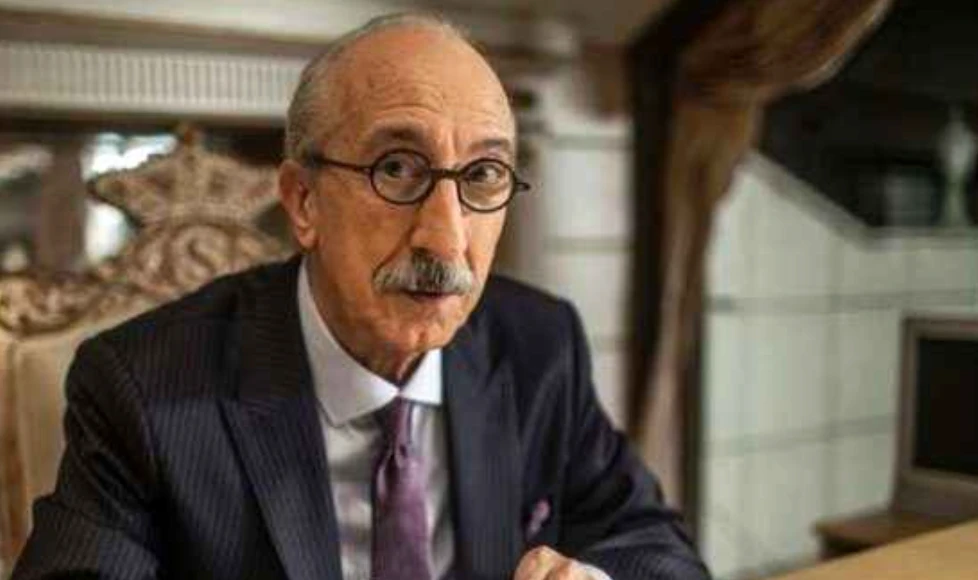 Şemsi İnkaya’dan Benim Adım Aylamaz setine veda! Usta oyuncuya ekipten alkış yağmuru 6 Ekran Resmi 2025 10 13 19.36.59