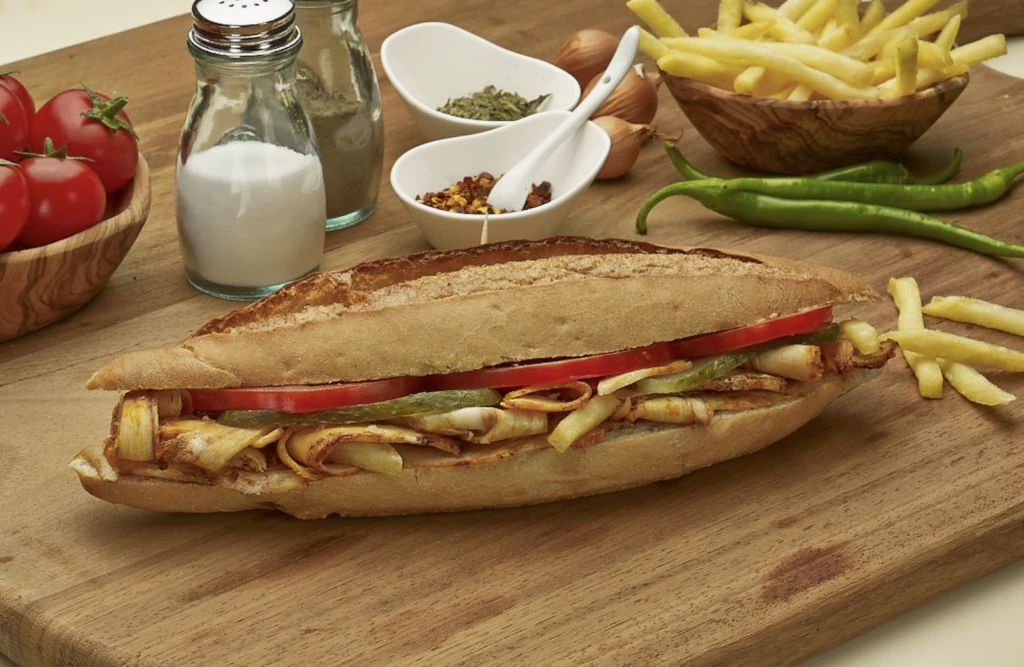 MasterChef evde soslu tavuk döner yapımı! Artık kimse hazır almayacak, lokanta lezzetini evinize taşıyın 9 Ekran Resmi 2025 10 23 07.04.43
