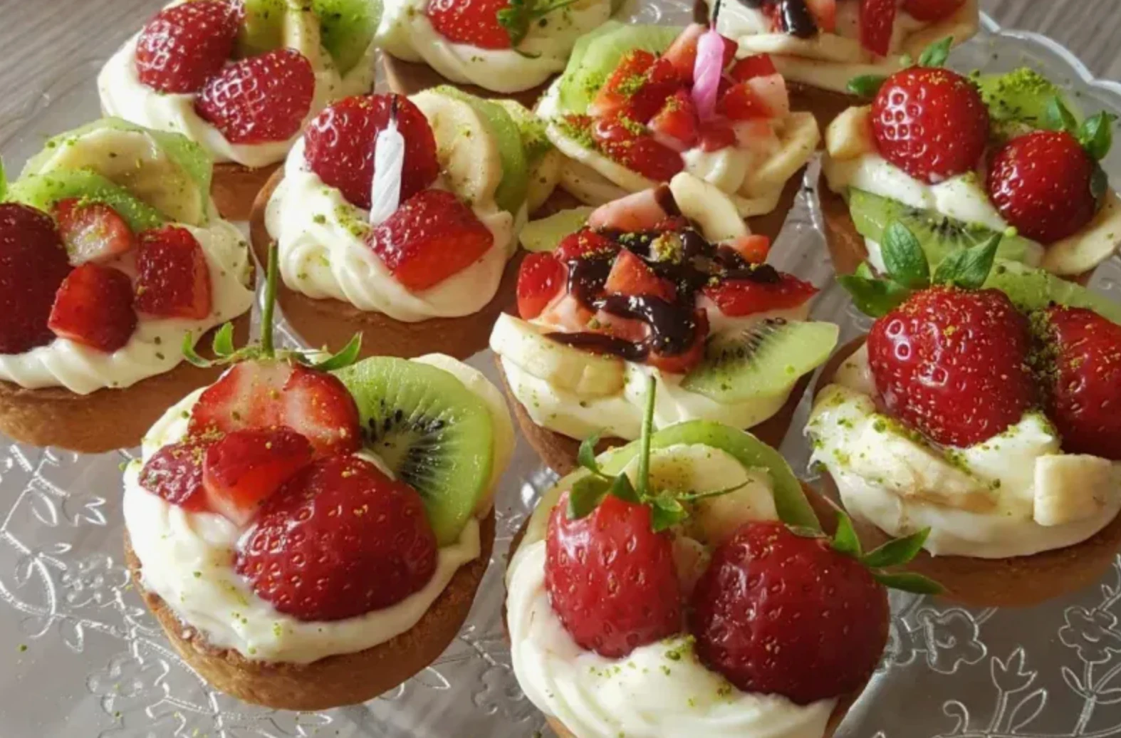 MasterChef'te tüm püf noktası verildi, artık kimse pastaneden almayacak! Çocuğunuzun doğum günlerinin yıldızı olacak 6 Ekran Resmi 2025 10 24 08.15.50