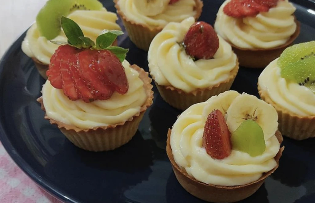 MasterChef'te tüm püf noktası verildi, artık kimse pastaneden almayacak! Çocuğunuzun doğum günlerinin yıldızı olacak 4 Ekran Resmi 2025 10 24 08.16.28