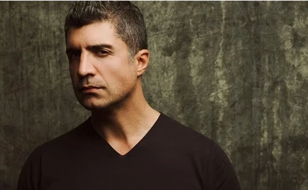Özcan Deniz'in son haline sosyal medyadan yorum yağıyor! Önce imaj değiştirdi, şimdi tarz! 7 Ekran Resmi 2025 10 25 13.23.52