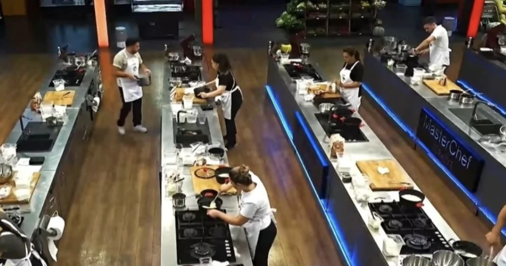 MasterChef Danillo şeften yarışmacıları çıldırtan ödül! Duyan herkes tüm yeteneğini ortaya koydu 8 Ekran Resmi 2025 10 28 16.17.14 5