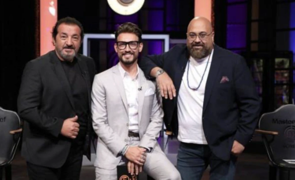 MasterChef Danillo Zanna Mehmet şefi stüdyodan kovdu! Somer Şef’ten bomba yorum Eski yarışmacıların yağları eridi! 10 Ekran Resmi 2025 11 03 18.09.04 2