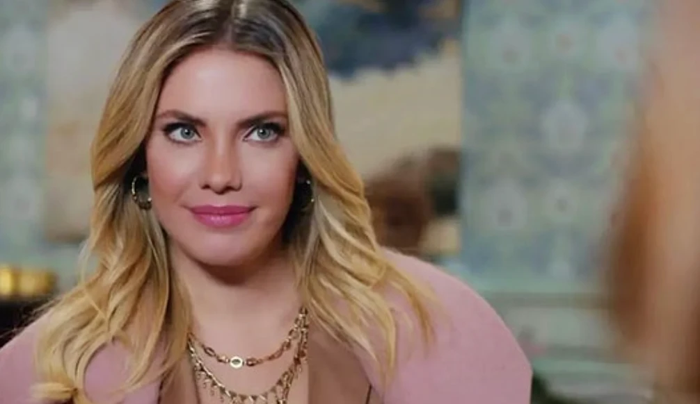 Eda Ece MasterChef mutfağına girdi sosyal medya karıştı! Güzelliğiyle şov yaptı yemek unutuldu 8 Ekran Resmi 2025 11 04 07.10.04