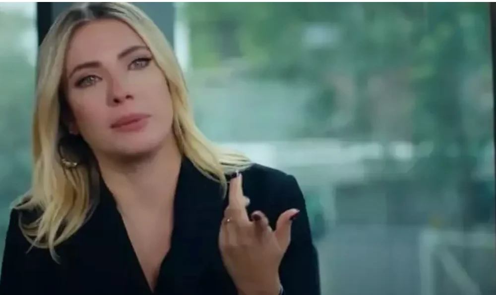 Eda Ece MasterChef mutfağına girdi sosyal medya karıştı! Güzelliğiyle şov yaptı yemek unutuldu 9 Ekran Resmi 2025 11 04 07.10.14