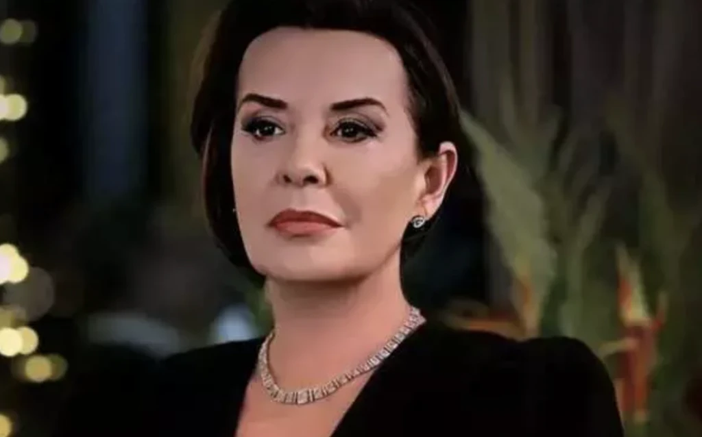 MasterChef 2025 konuğu Perihan Savaş'ın oğlu Savaş kimdir, ne iş yapıyor? Perihan Savaş'ın oğlu evli mi, babası kim? 9 Ekran Resmi 2025 11 04 09.05.06