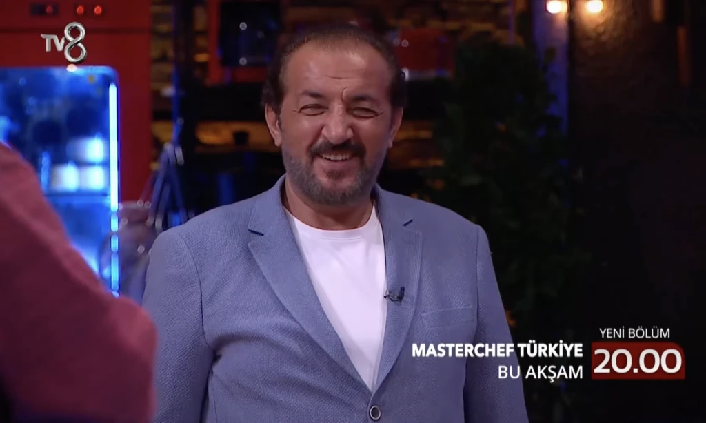 MasterChef Danillo Zanna Mehmet şefi stüdyodan kovdu! Somer Şef’ten bomba yorum Eski yarışmacıların yağları eridi! 5 Ekran Resmi 2025 11 04 12.31.24
