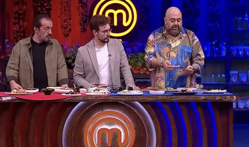 MasterChef 2025’te yeni kural krizi! Haftada 2 eleme kararı ve All Star karşılaşması seyirciyi çileden çıkardı 9 Ekran Resmi 2025 11 10 09.39.47