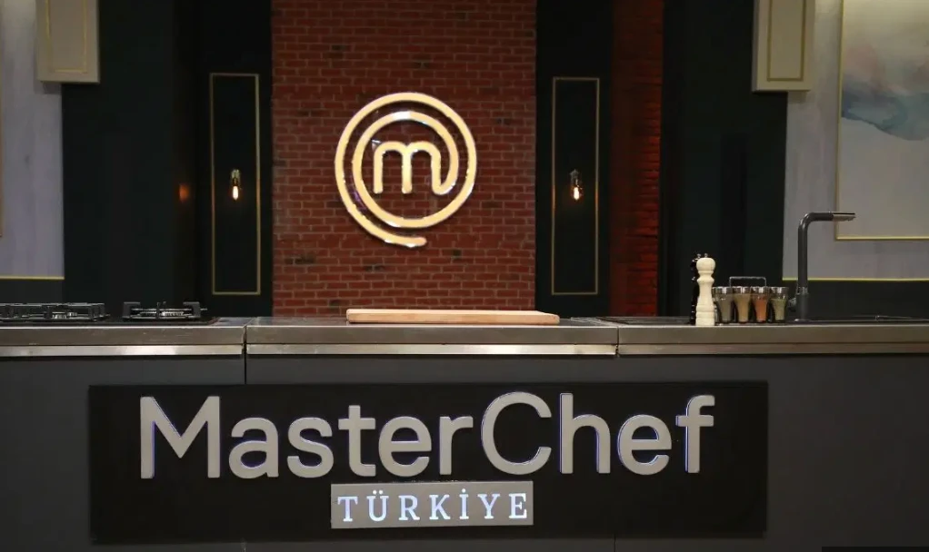 MasterChef 2025’te yeni kural krizi! Haftada 2 eleme kararı ve All Star karşılaşması seyirciyi çileden çıkardı 7 Ekran Resmi 2025 11 10 09.40.07 1