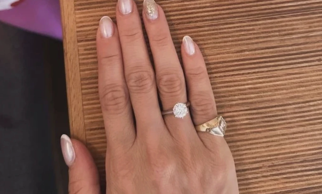 Hande Doğandemir Emre İzer evleniyor! O paylaşımı ortaya çıkardı 6 Ekran Resmi 2025 11 10 19.08.24