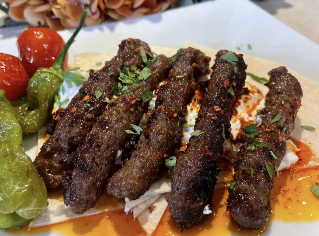 Sosyal medyada viral olan o köfte MasterChef’te yapıldı! Herkes tarifin peşine düştü kimse kaçırmak istemiyor! 8 Ekran Resmi 2025 11 11 12.07.23