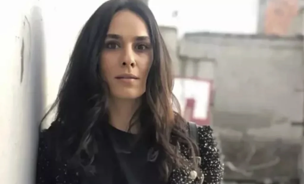 Arka Sokaklar'ın Avukat Başak'ı Perihan Ünlücan Bahar dizisine konuk oluyor! 9 Ekran Resmi 2025 11 15 09.26.21