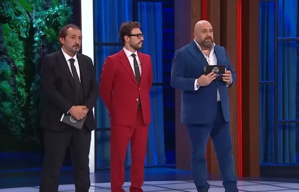 MasterChef Muratcan'ın İtalyan başkonsolosu Elena Clemente'ye yaptığı şaka herkesi güldürdü! 9 Ekran Resmi 2025 11 20 14.18.45 1